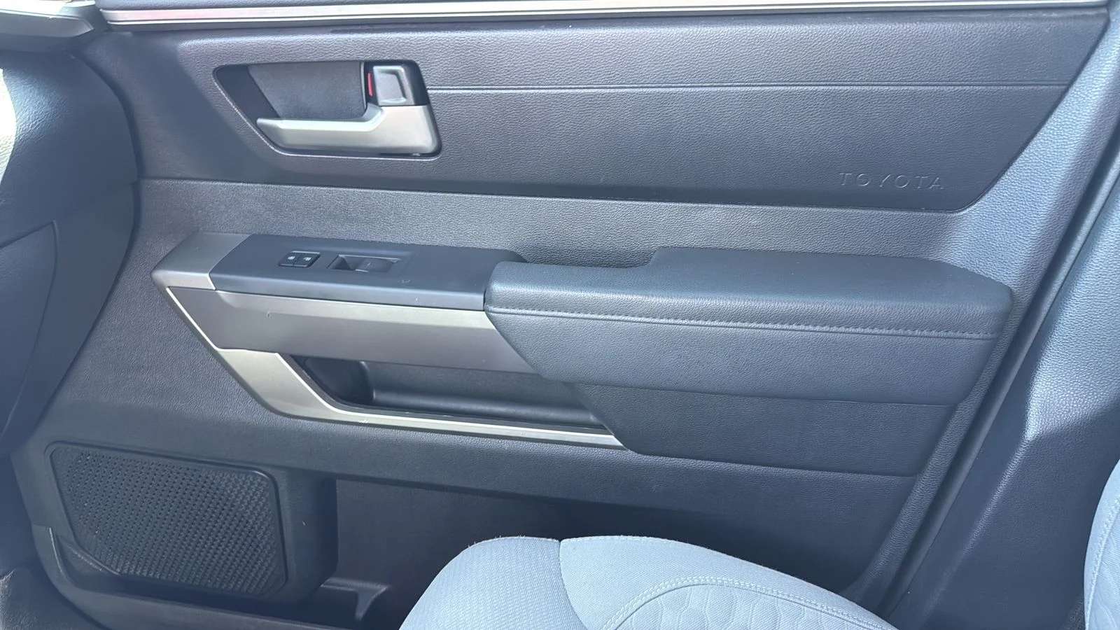 Used 2022  Toyota SR5 image 23