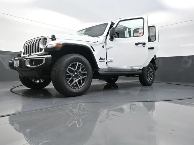 New 2026 Bright White Clear-Coat Exterior Paint Jeep Sahara image 22