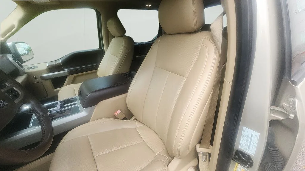 Used 2018 Silver Ford Lariat image 12