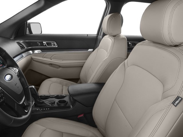 Used 2016  Ford Limited image 8