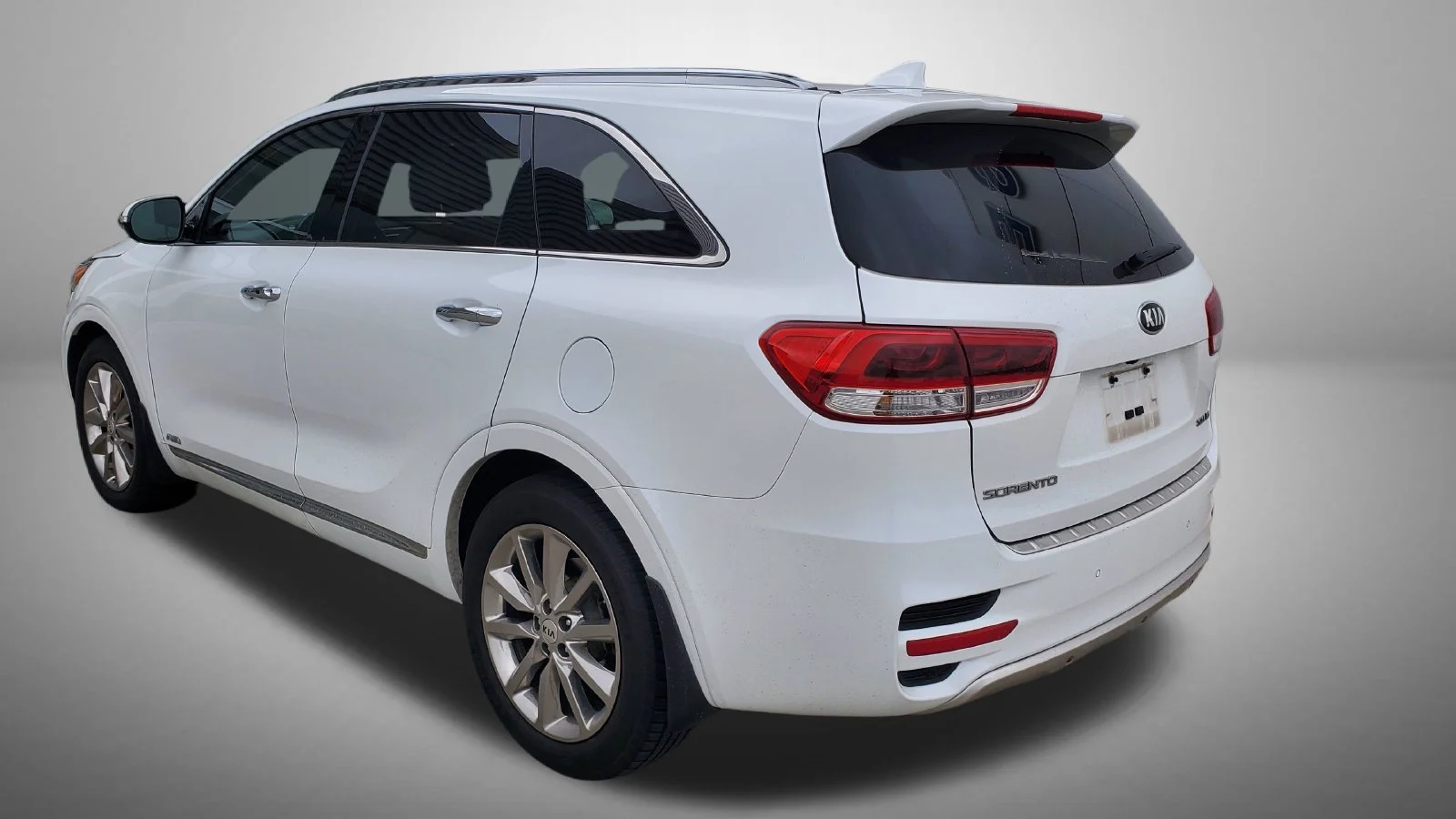 Used 2017 White Kia SX Limited image 4