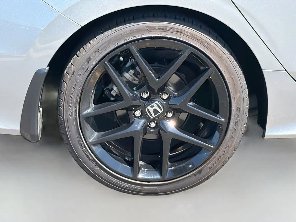 Certified Used 2025 Solar Silver Metallic Honda Sport image 10