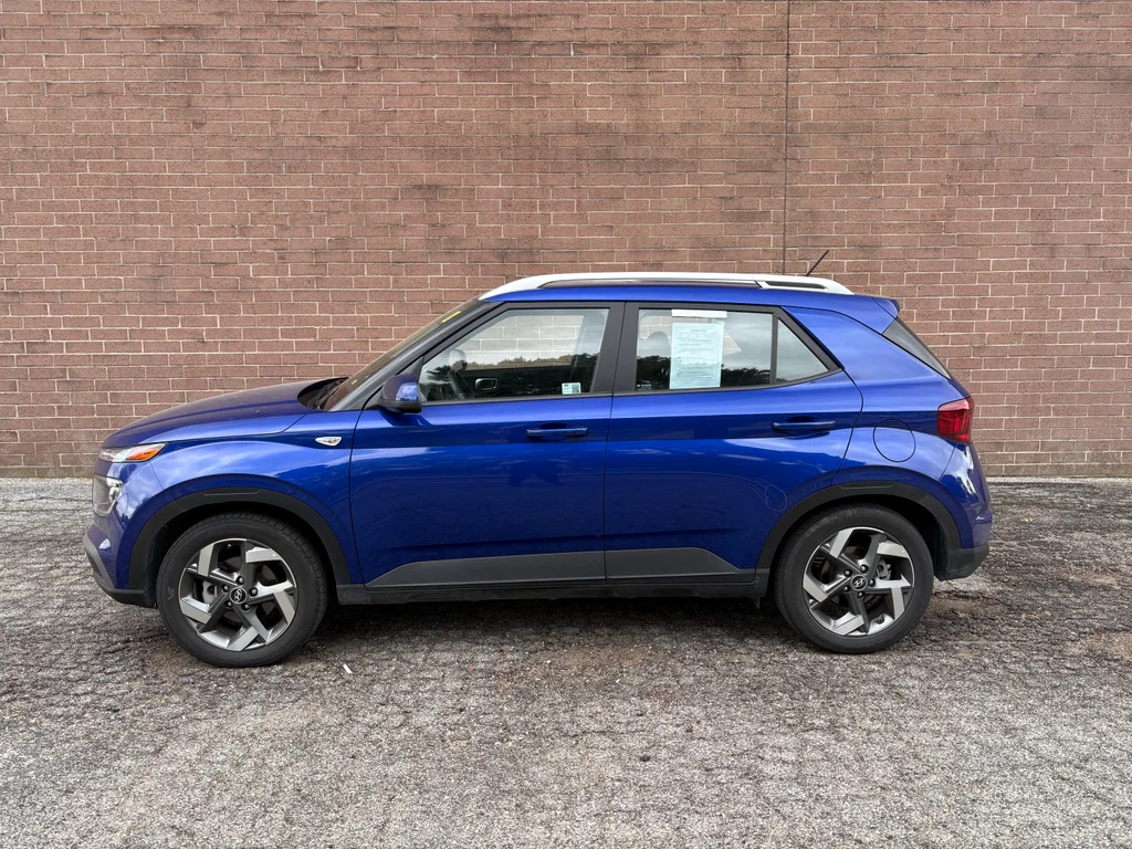 Used 2025 Intense Blue Hyundai SEL image 2