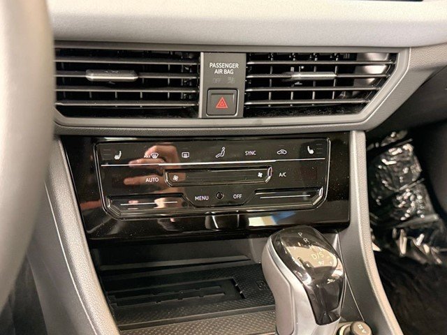 New 2026 Opal White Pearl Volkswagen 1.5T SE image 17