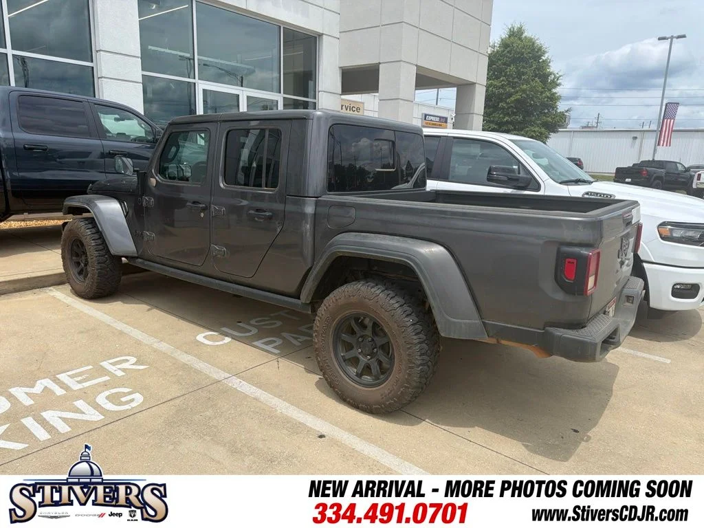Used 2025 Gray Jeep Nighthawk image 4