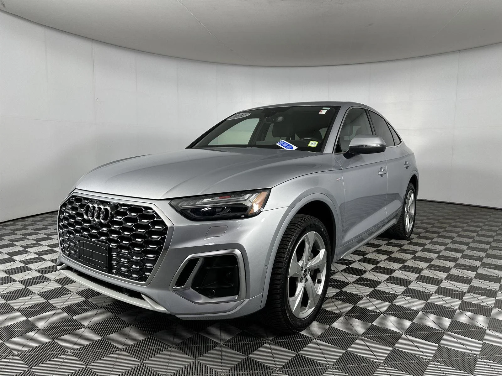 Used 2022 Florett Silver Metallic Audi S line Prestige image 3