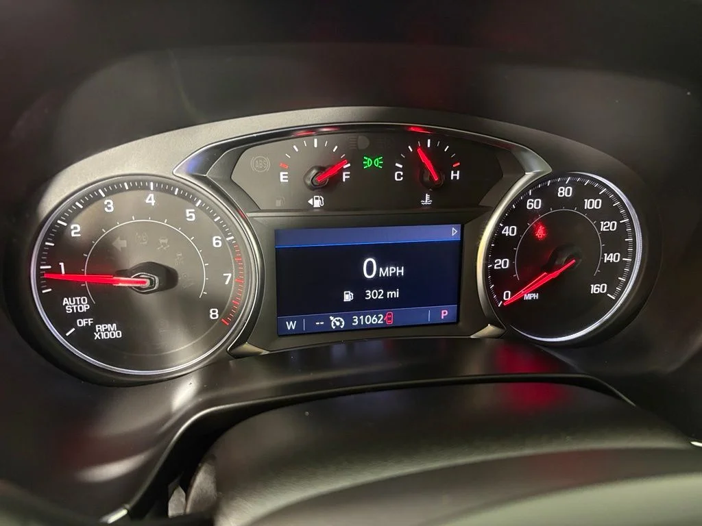 Used 2025 White Chevrolet LT image 21