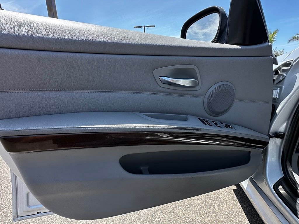 Used 2011 Silver BMW 328i xDrive image 24