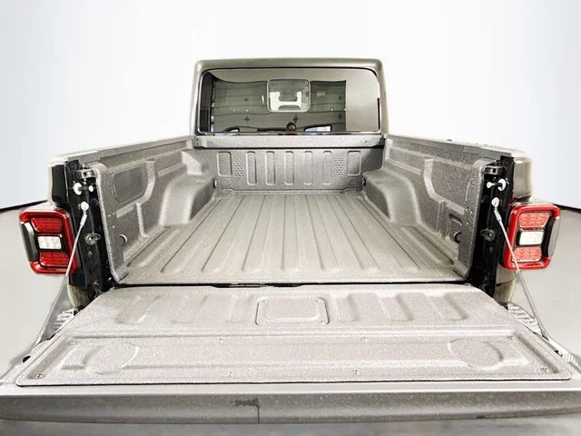 Used 2025 Black Jeep Mojave image 26