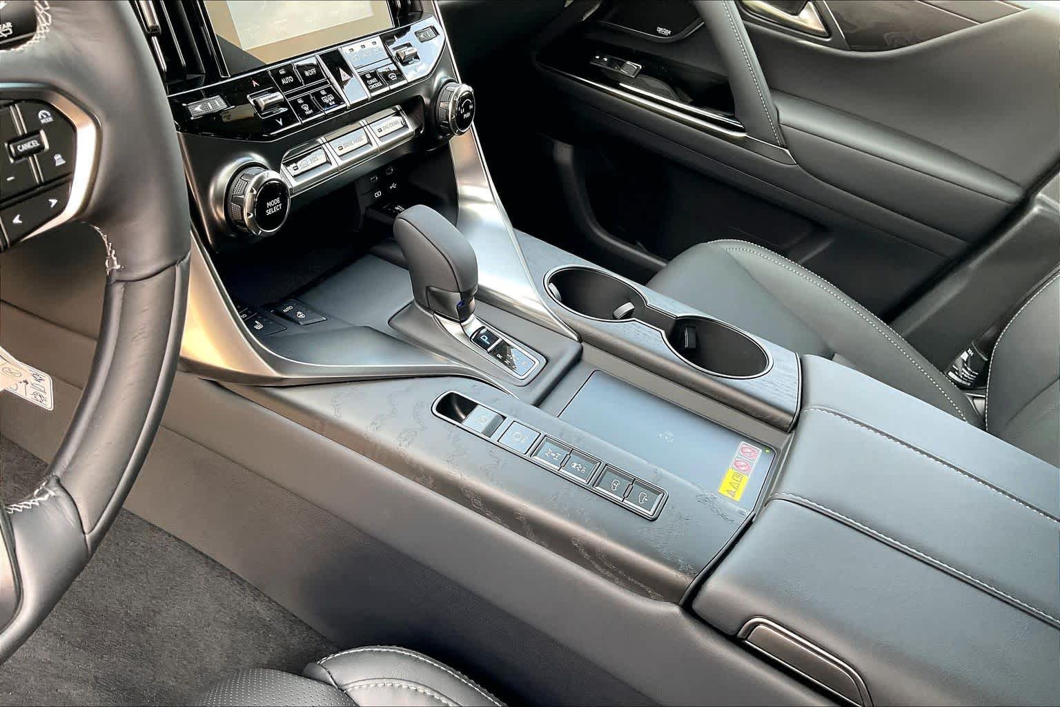 New 2026 Eminent White Pearl Lexus LUXURY image 11