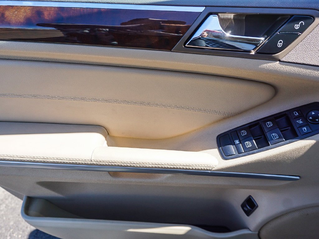 Used 2010 Arctic White Mercedes-Benz ML 350 image 18