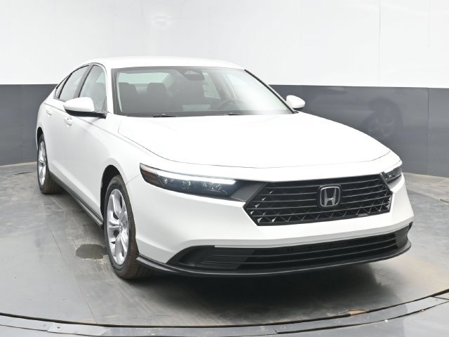 New 2026 Platinum White Pearl Honda LX image 2