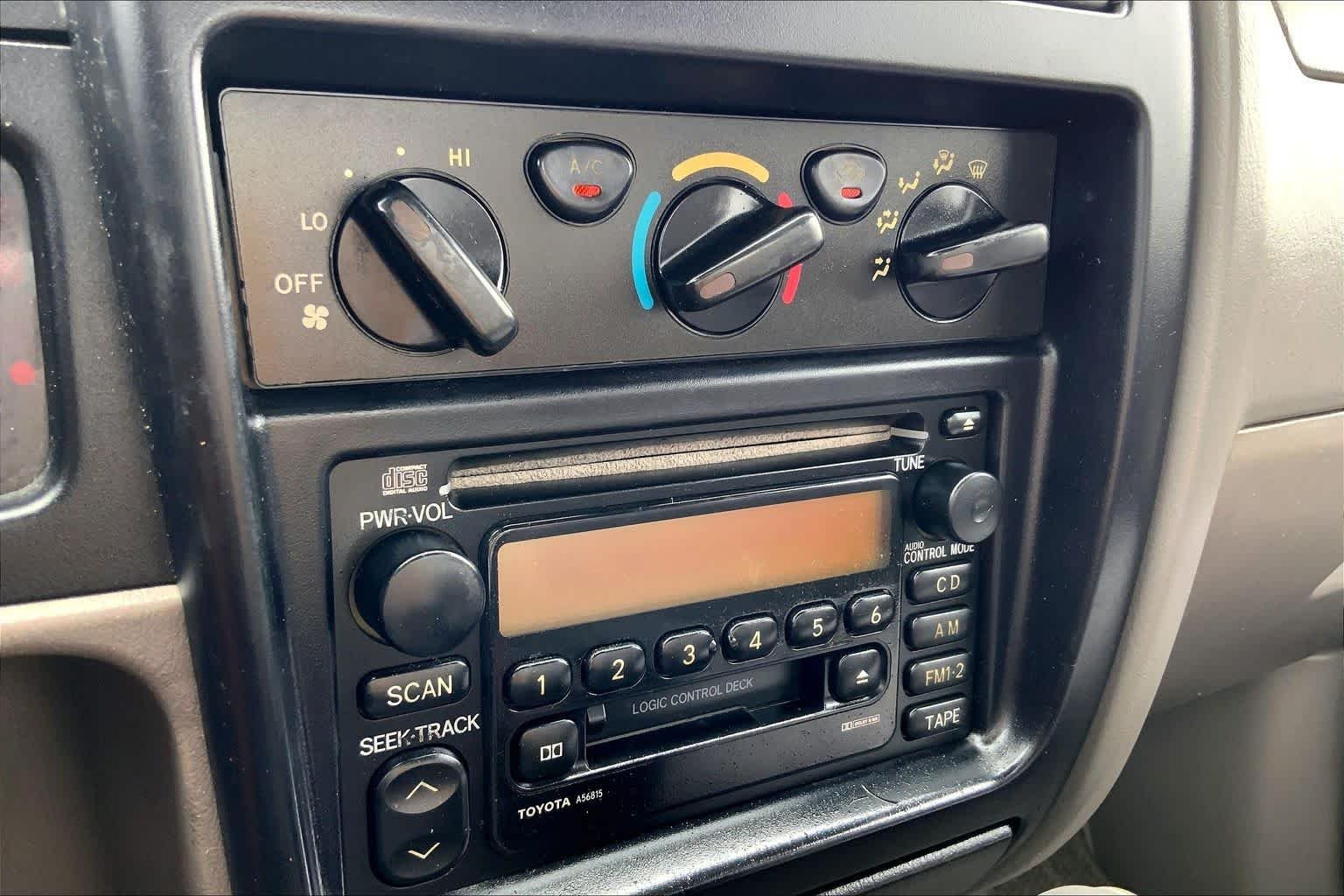 Used 2003 Lunar Mist Metallic Toyota PreRunner image 30