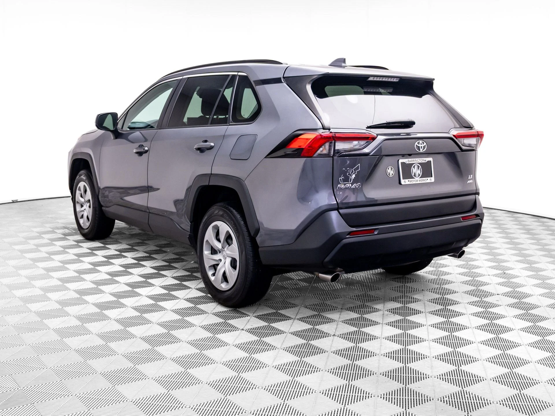Used 2021 Gray Toyota LE image 3