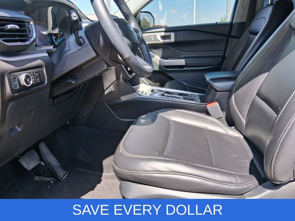 Used 2023 Silver Ford XLT image 13
