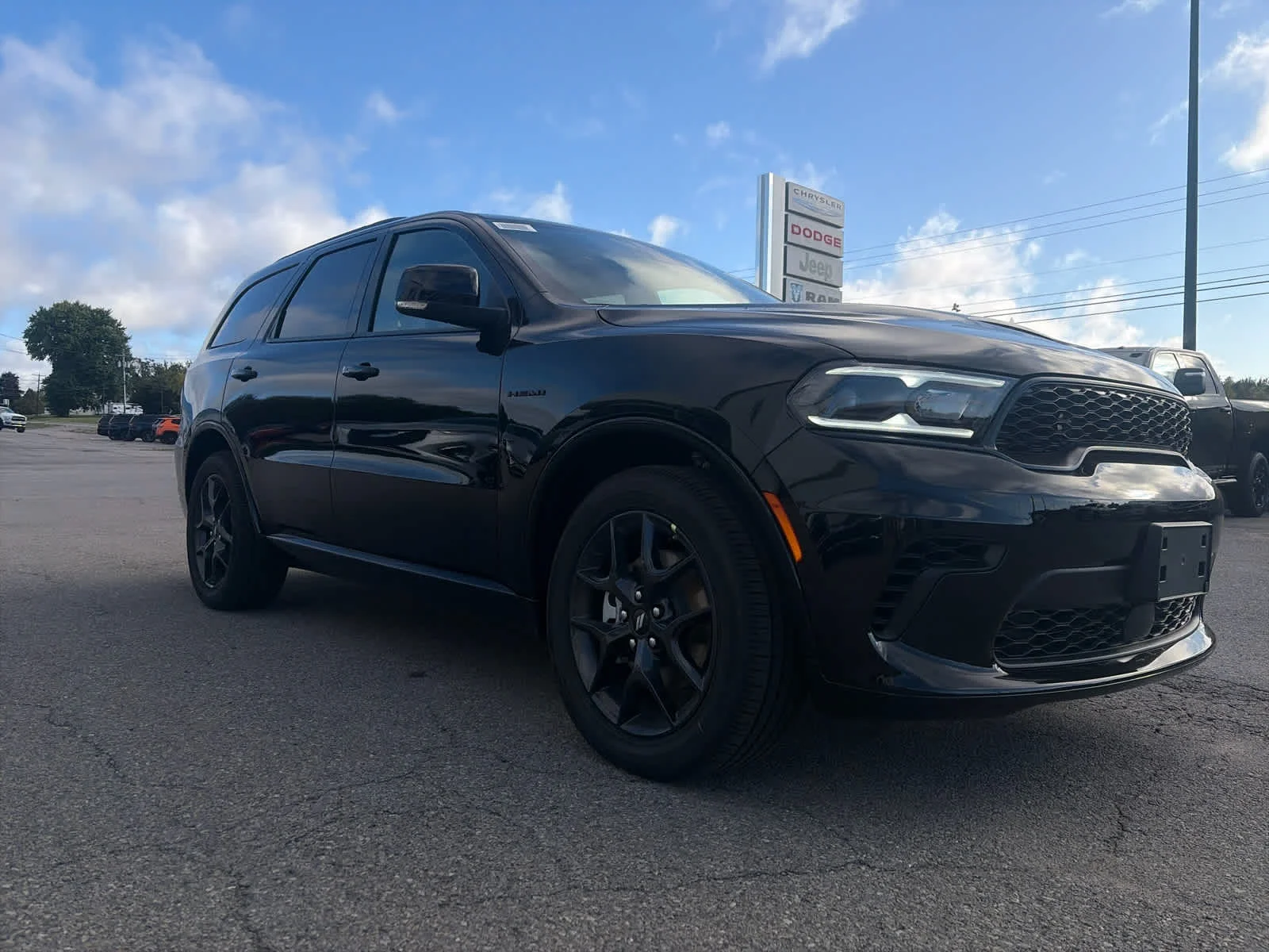 New 2027 Pitch-Black Exterior Paint Dodge GT Premium HEMI image 2
