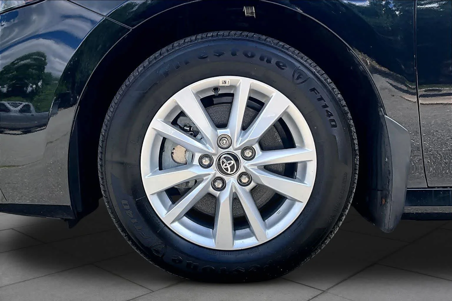 2025 Toyota Camry LE - Photo 11