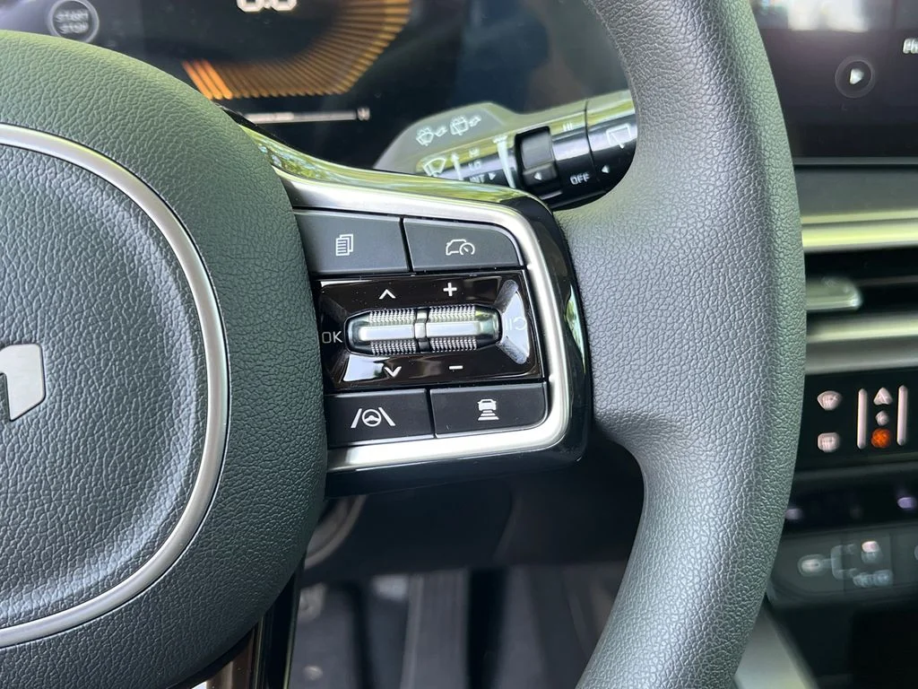 2025 Kia Sorento LX - Photo 19