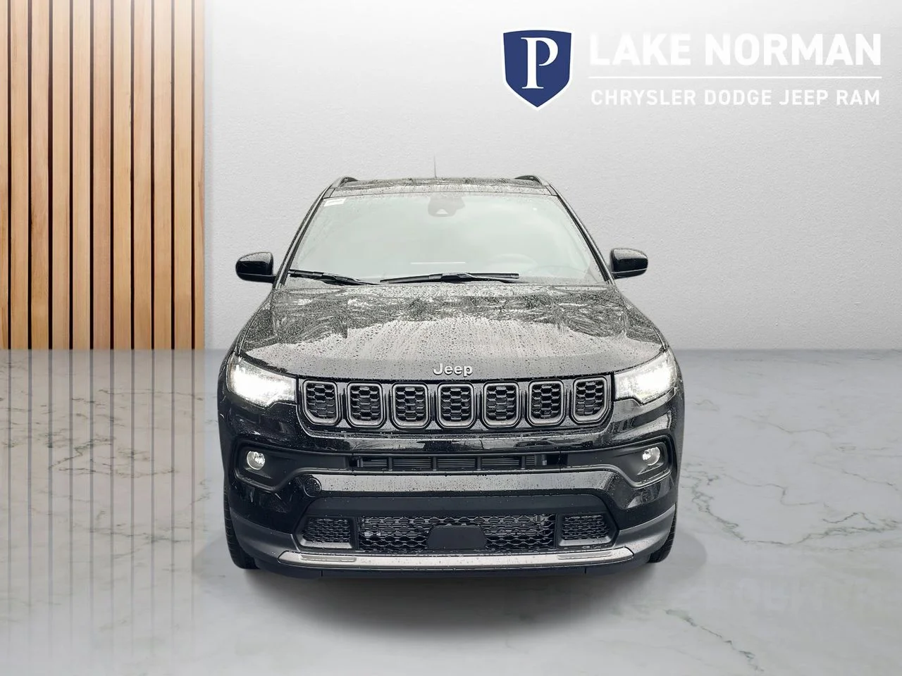 New 2026 Diamond Black Crystal Pearl-Coat Exterior Paint Jeep Latitude image 3