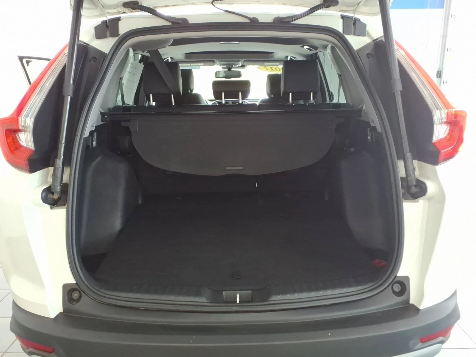 Used 2017 White Honda EX-L image 20