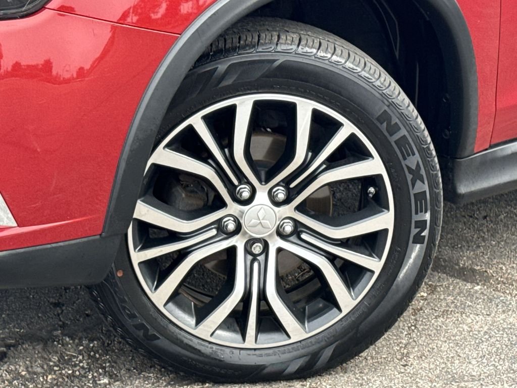 Used 2016  Mitsubishi ES image 10