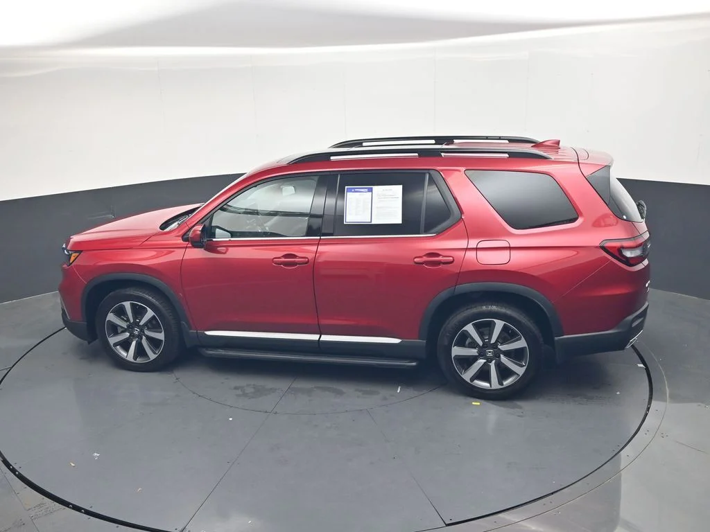 Used 2024 Radiant Red Metallic II Honda Touring image 25