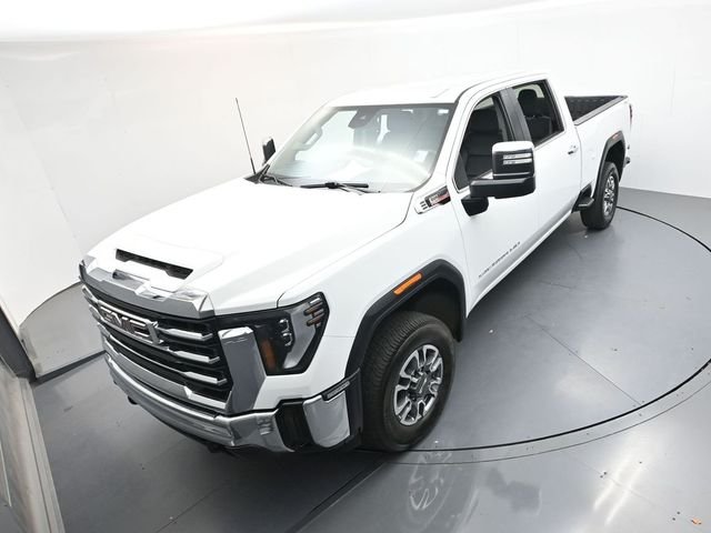 Used 2025 White GMC SLT image 40