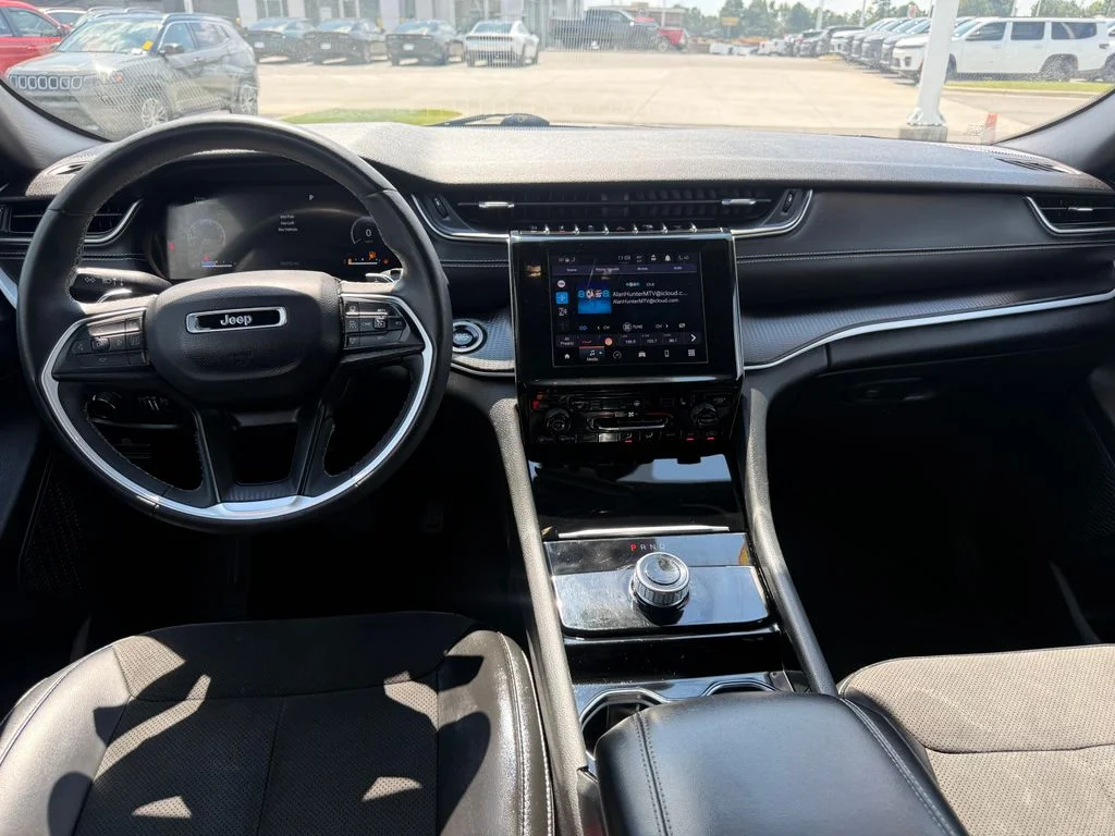 Used 2023 Silver Jeep Altitude X image 7