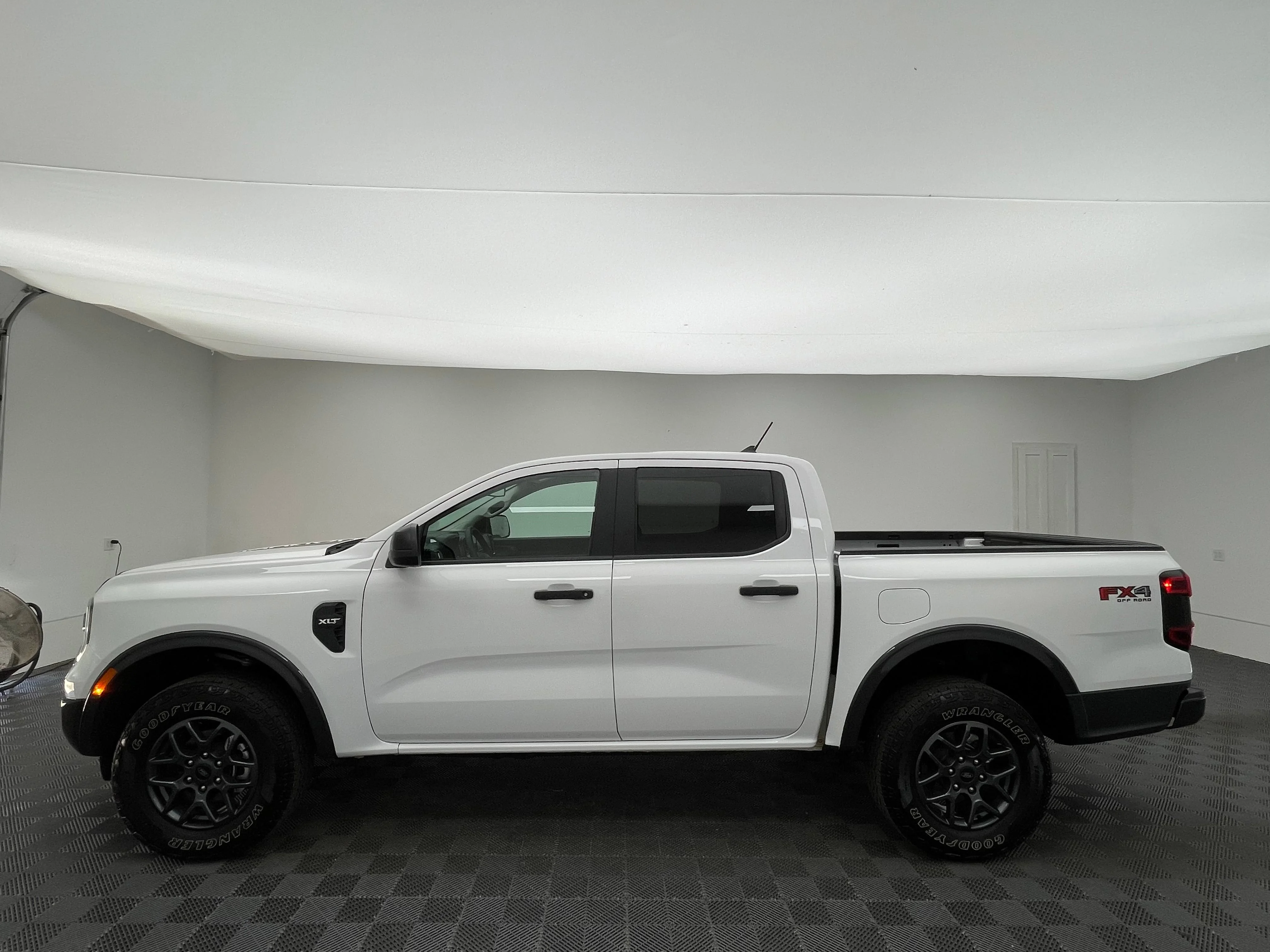 Used 2024 White Ford XLT image 11