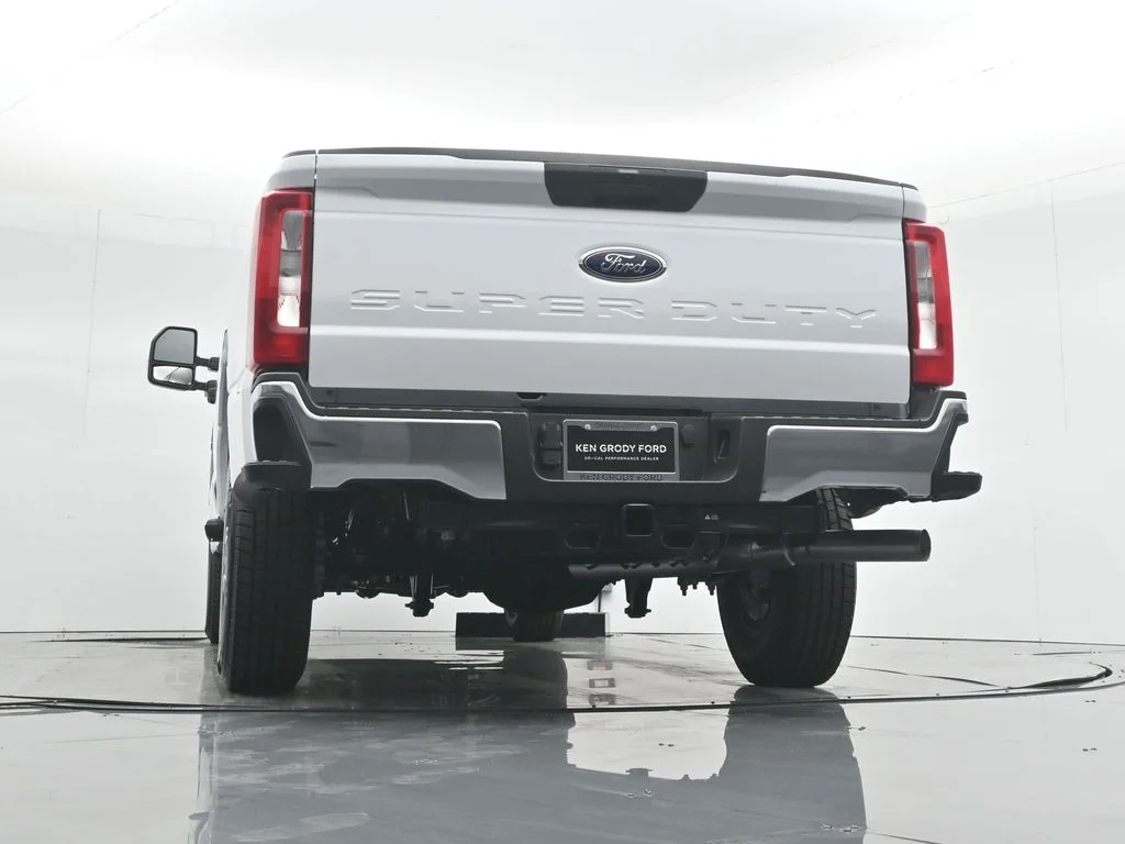New 2026 Oxford White Ford XL image 51