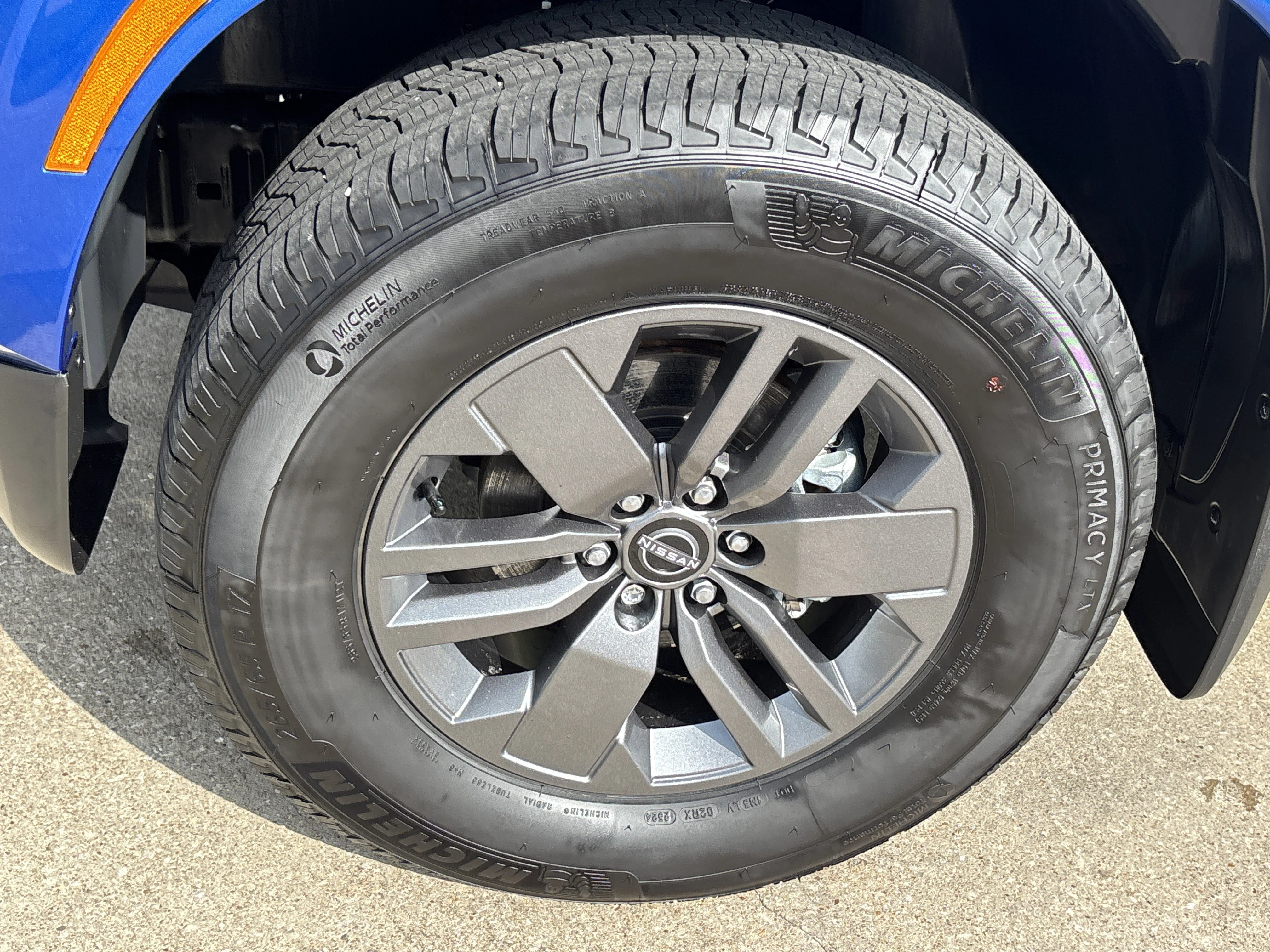Used 2025 Bluestone Pearl Nissan SV image 12