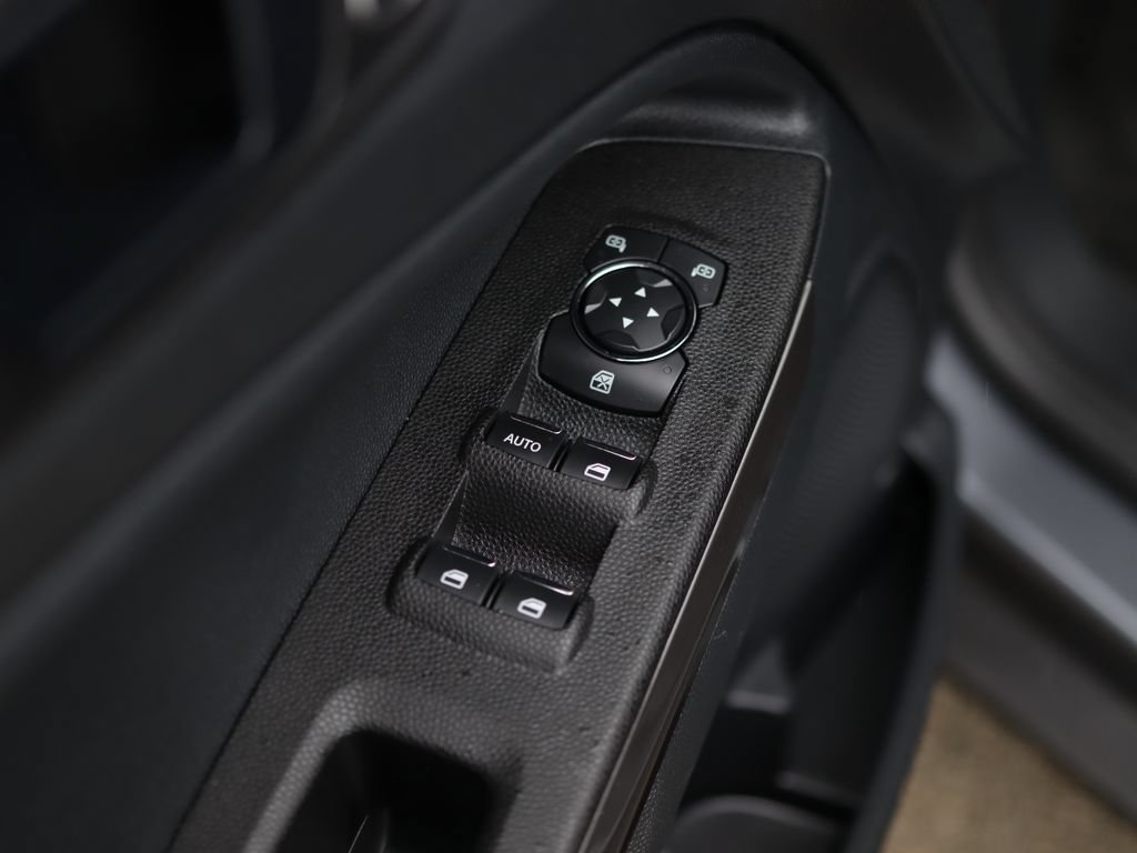 Used 2020 Gray Ford SES image 23