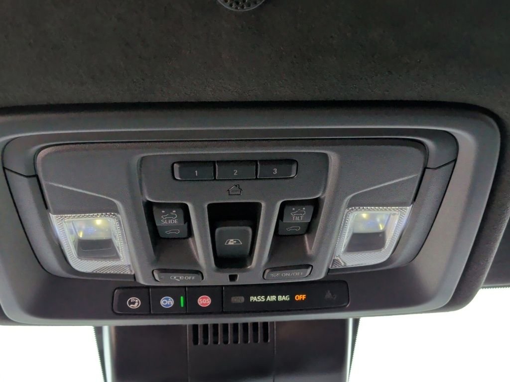 Used 2025 White Frost Tri-Coat GMC Denali Ultimate image 23