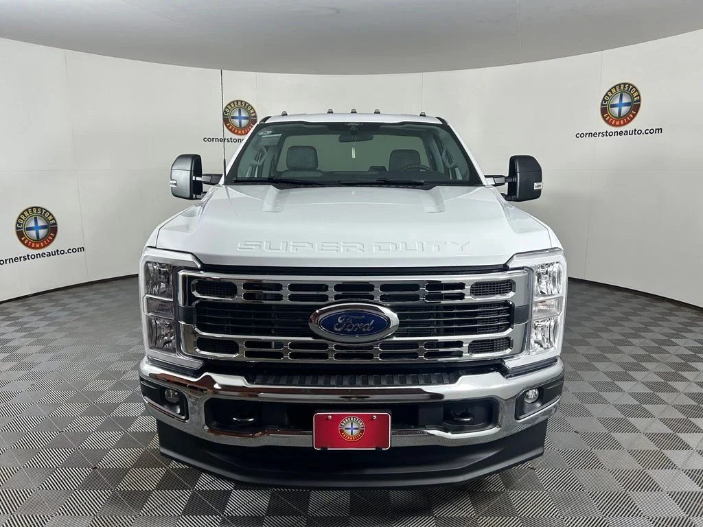 New 2026 Oxford White Ford F-250® XLT image 12