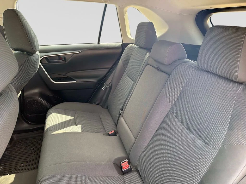 Used 2022 White Toyota LE image 15