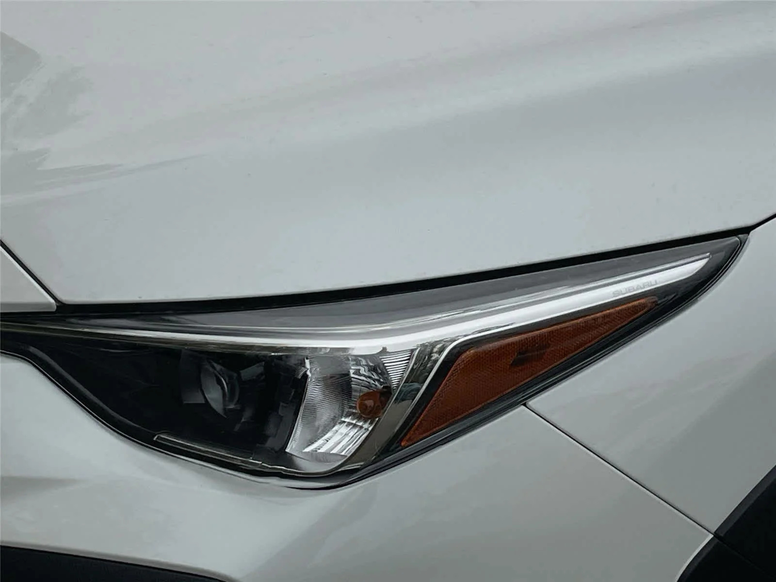 New 2027 CRYSTAL WHITE PEARL Subaru Premium image 9