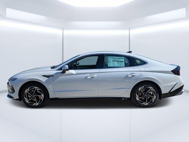 New 2026 White Hyundai SEL Sport image 6