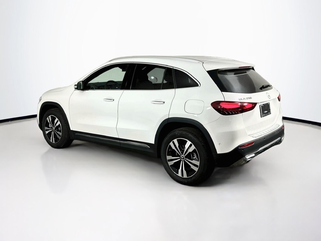 New 2026 Polar White Mercedes-Benz GLA 250 image 36