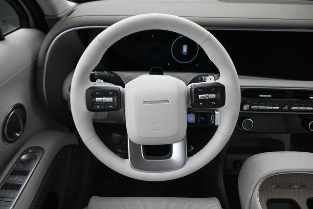 New 2026 Silver Hyundai SEL 7P image 13