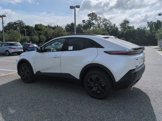 New 2026 Wind Chill Pearl Toyota SE image 6