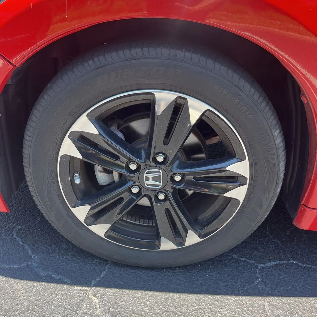 Used 2014 Red Honda EX image 24