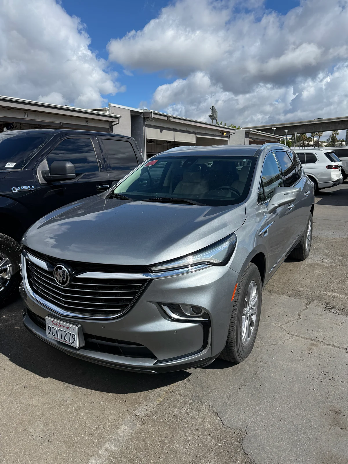 2023 Buick Enclave Essence's photo