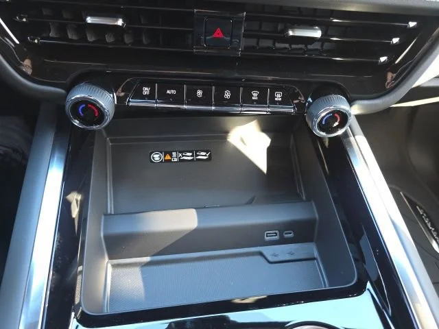 2026 Chevrolet Suburban Premier - Photo 39