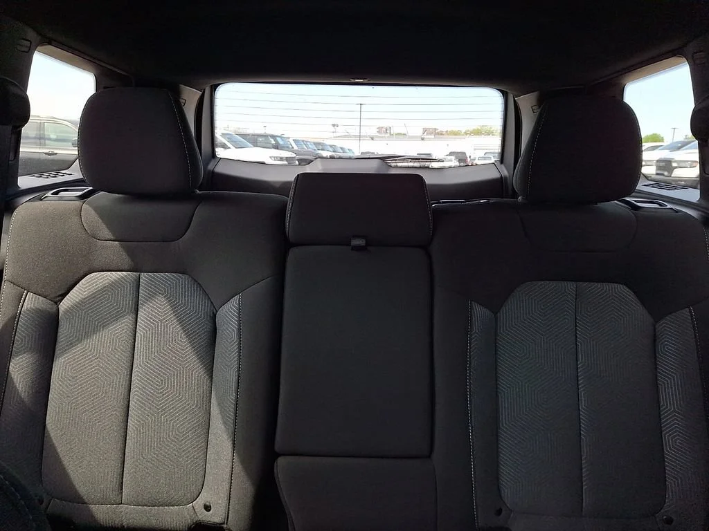 New 2026 Diamond Black Crystal Pearlcoat Jeep Laredo image 14