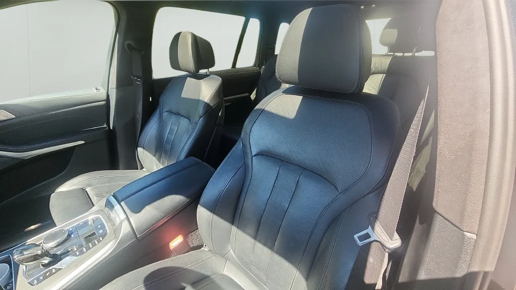 Used 2019 Black BMW xDrive50i image 15