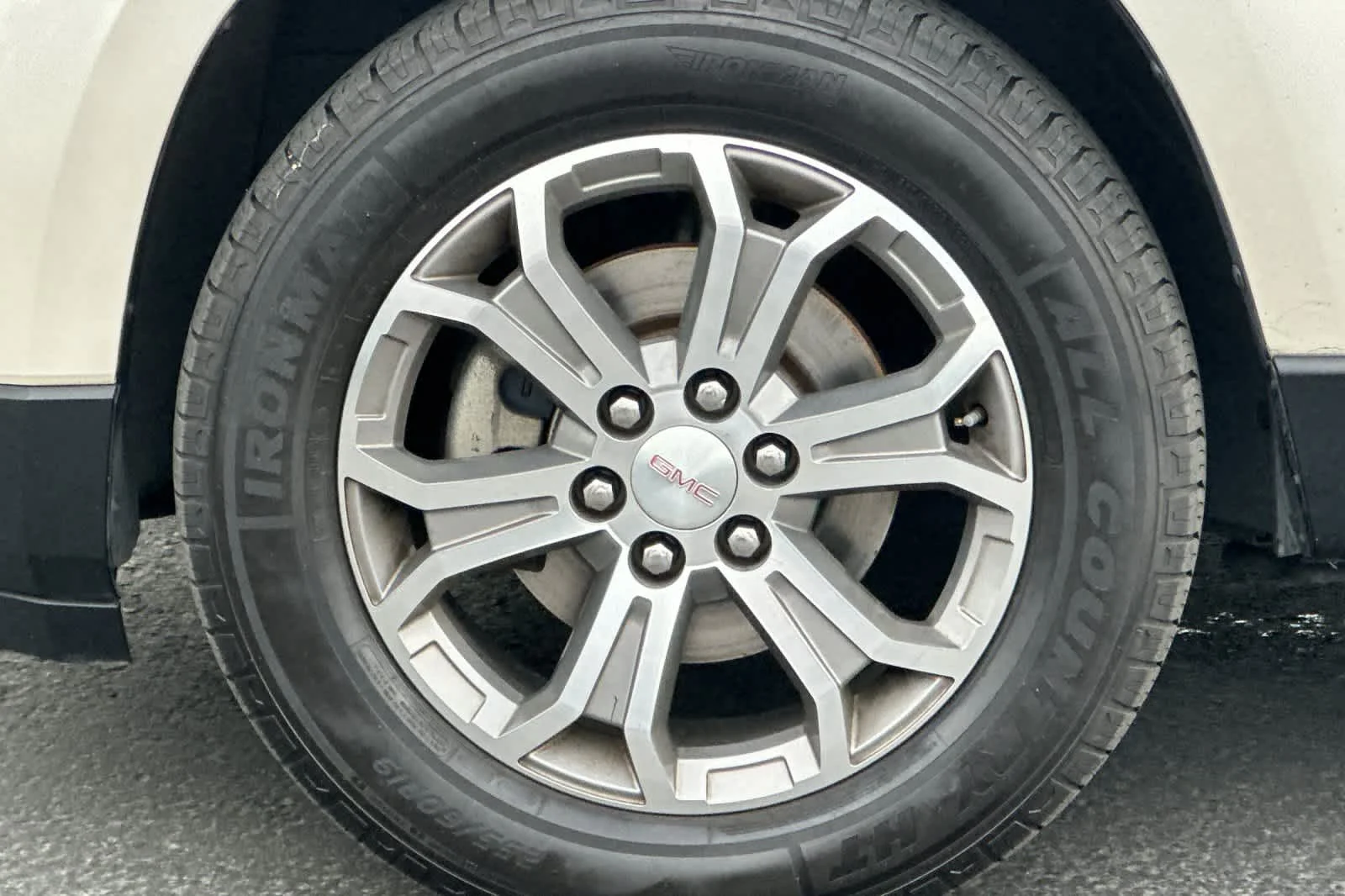 Used 2014 White Diamond Tricoat GMC SLT image 26