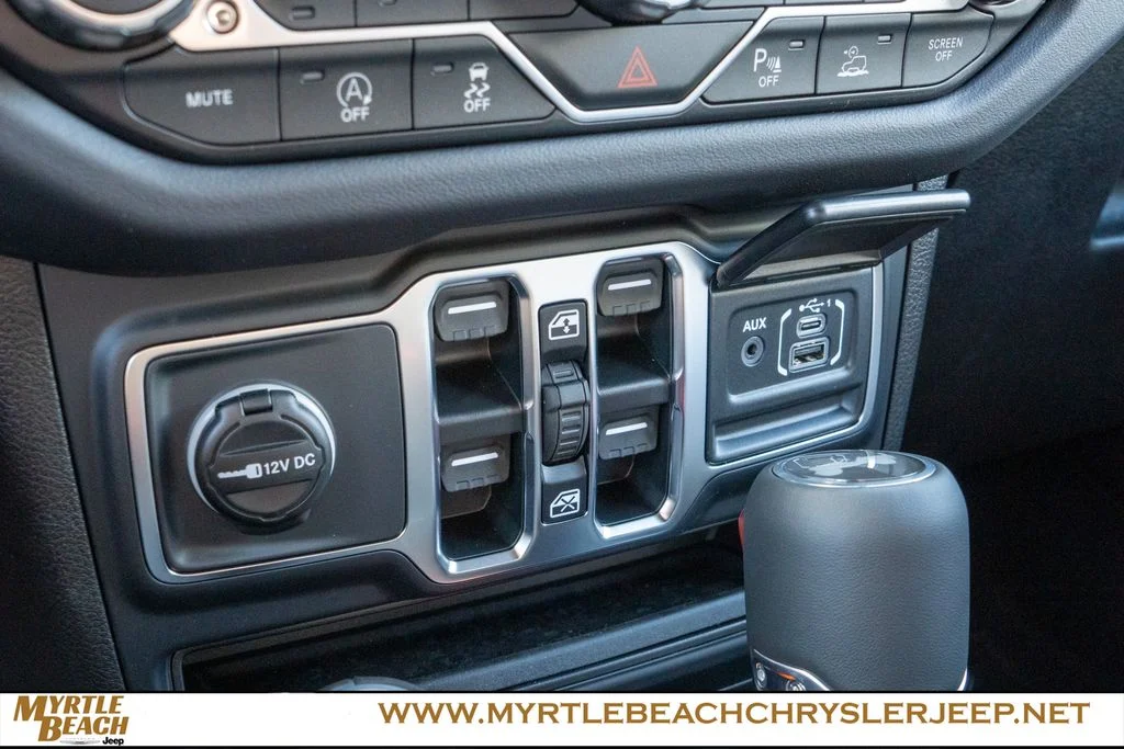 New 2026 Tuscadero Pearl-Coat Exterior Paint Jeep Sahara image 27