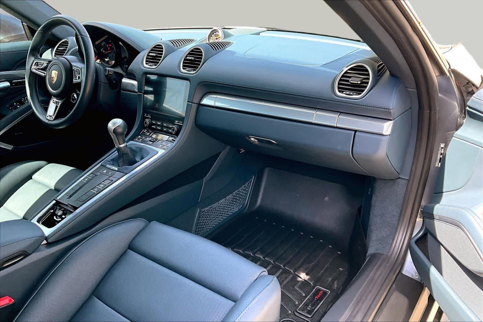 Used 2025 Vanadium Grey Metallic Porsche  image 19