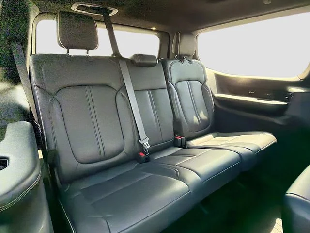 Used 2022 Black Jeep Series II image 28