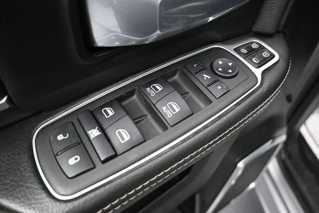 Used 2024 Silver Ram Laramie image 16
